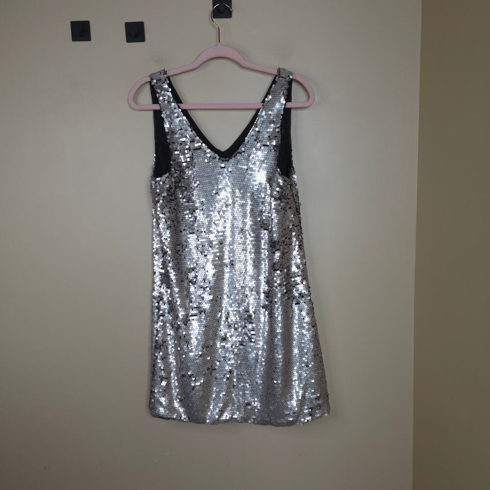 K/LAB Sleeveless V-Neck Shift Sequin Mini Dress in Silver Size M